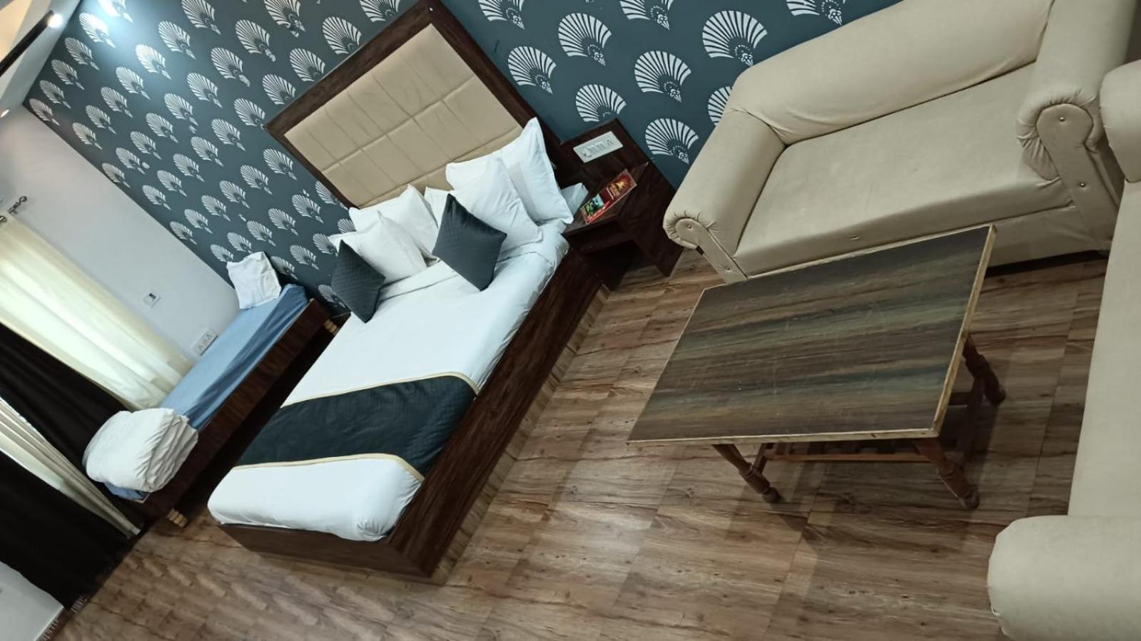 Hotel Amrit Resort Алвар Экстерьер фото