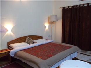 Hotel Amrit Resort Алвар Экстерьер фото